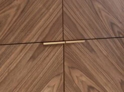 Buffet Haut Avec 4 Portes En MDF Et Métal - Coloris : Naturel Foncé Et Noir - LOBNA -Mobilia Boutique buffet 4005159